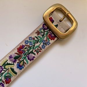 Belt broidered lucky 🍀 brand